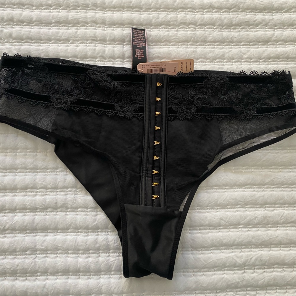 Victoria Secret Size M Black lace corset velvet panties (NWT)